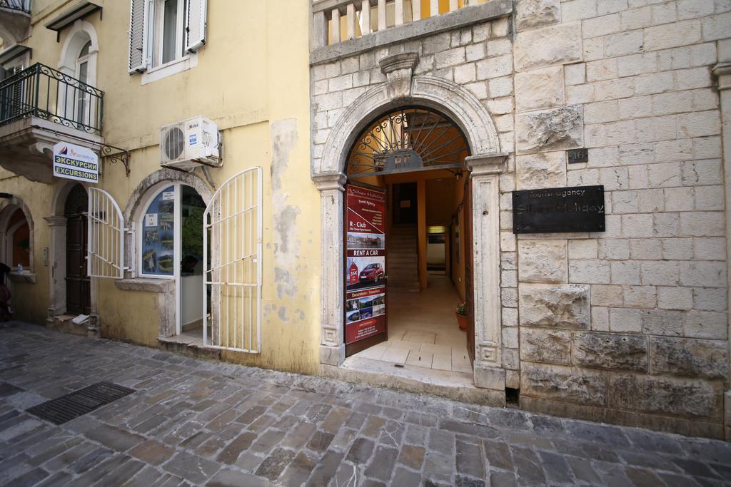 R-Club Old Town Apartments 부드바 외부 사진