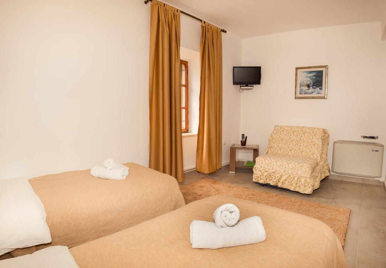 R-Club Old Town Apartments 부드바 외부 사진