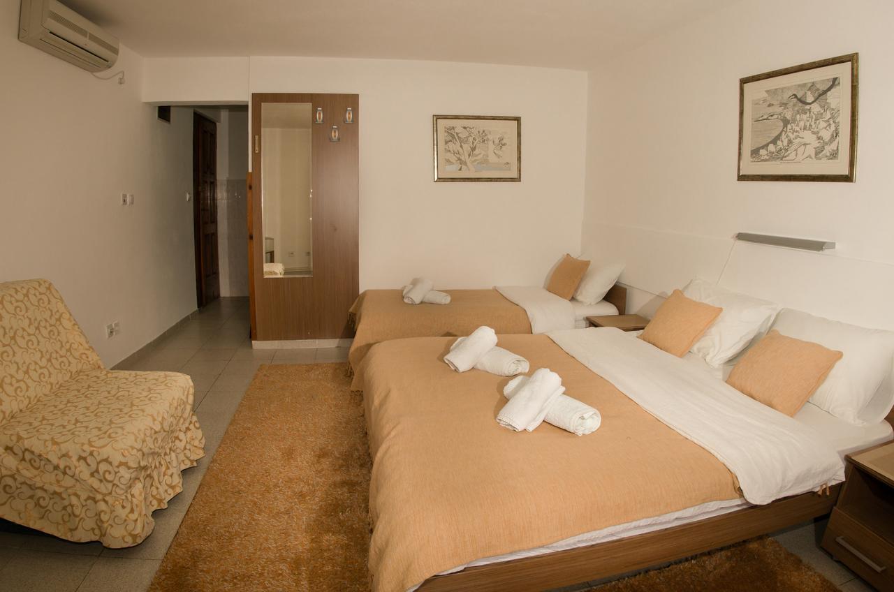R-Club Old Town Apartments 부드바 외부 사진