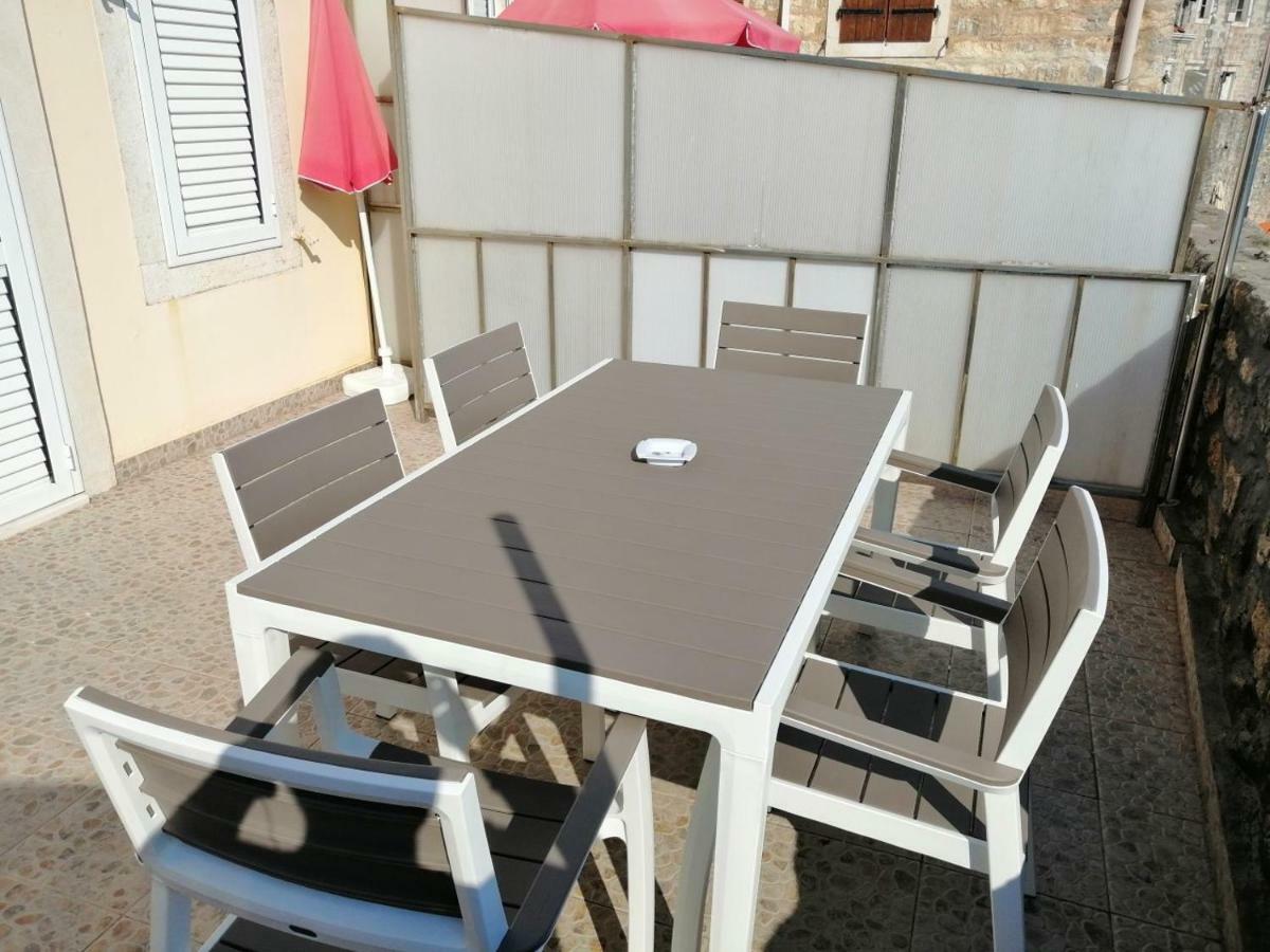 R-Club Old Town Apartments 부드바 외부 사진