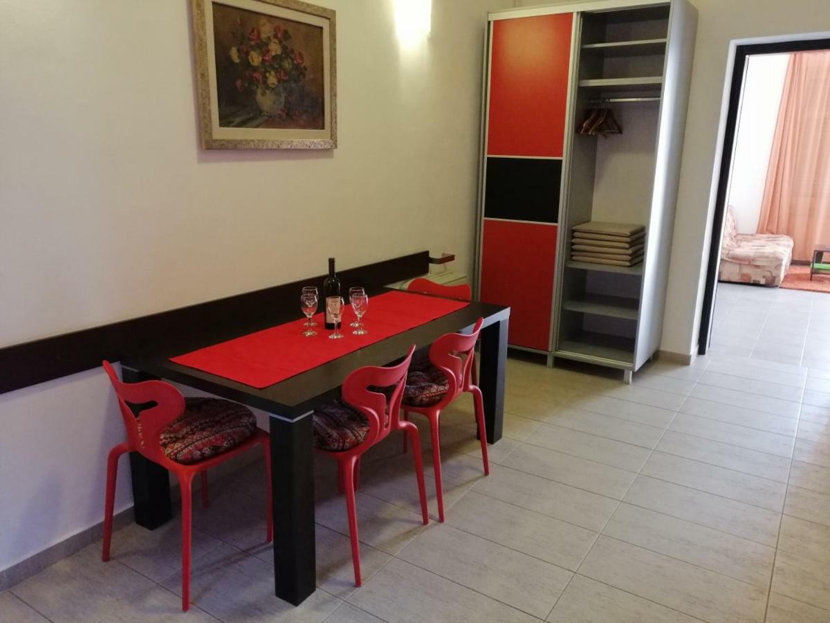 R-Club Old Town Apartments 부드바 외부 사진